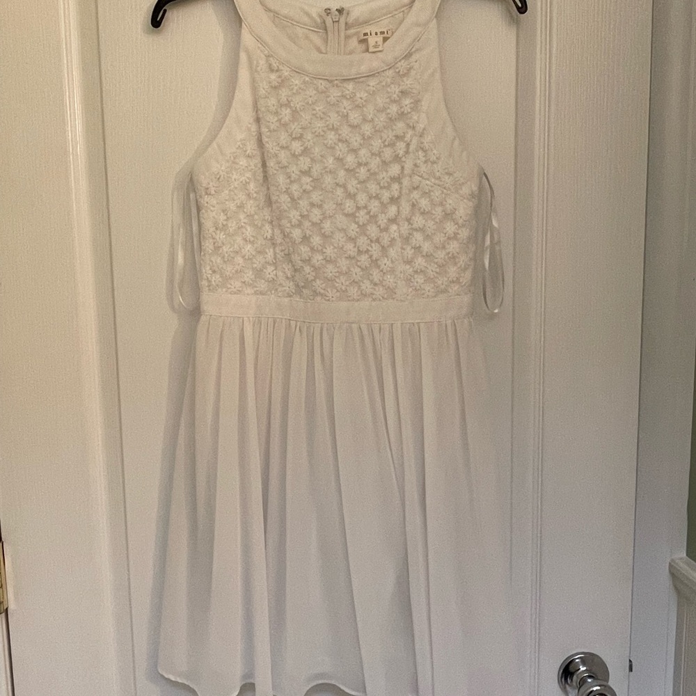 Francesca’s White Floral Detail Dress